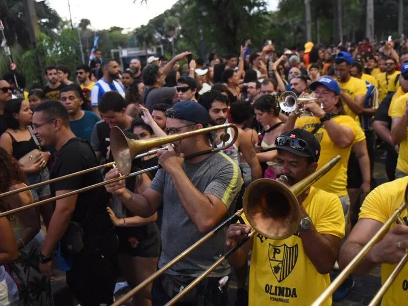 Pitombeira abre prévias de Olinda com desfile pelo Sítio Histórico