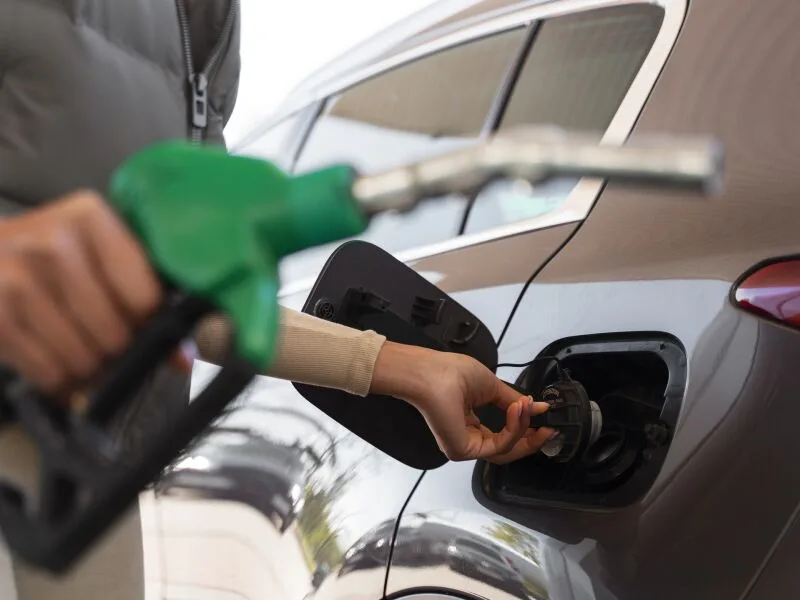 EUA pedem mais diesel da Europa para conter alta dos preços