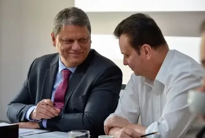 Doações de R$ 5 milhões para campanhas de Tarcísio e Bolsonaro foram propina negociada com Kassab, diz Vorcaro