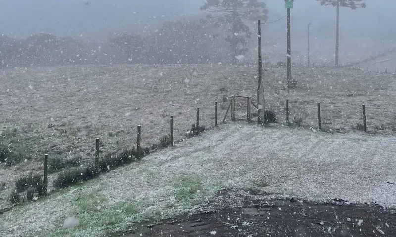 Neve é registrada em pontos da Serra Gaúcha; mínima chega a 0,9ºC