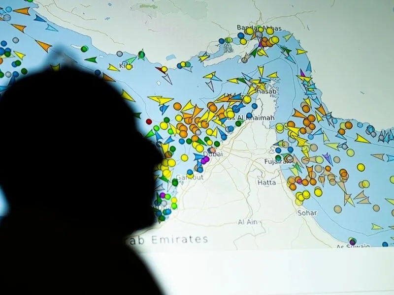 Emirados dizem que Irã não pode controlar sozinho o Estreito de Ormuz