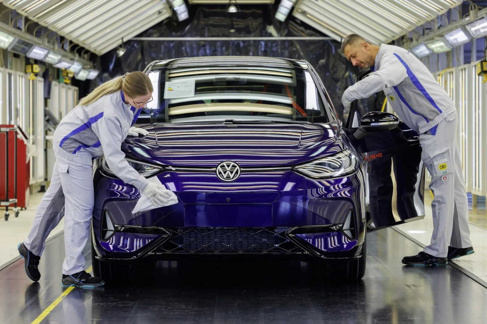 Volkswagen prevê 50 mil demissões e reduz modelos até 2030