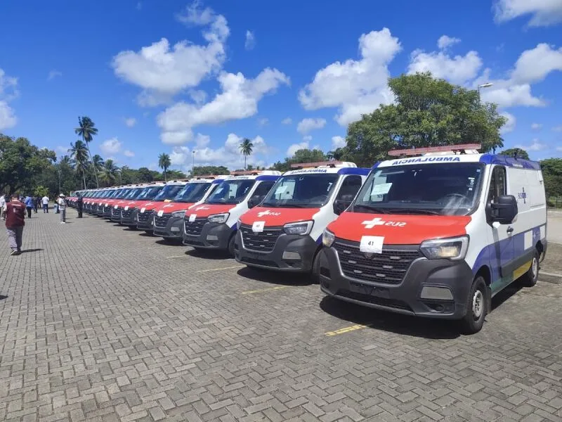 Pernambuco recebe 40 veículos para reforçar transporte de pacientes do SUS