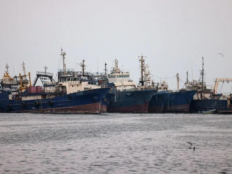 EUA dizem ter destruído três petroleiros iranianos no Golfo de Omã