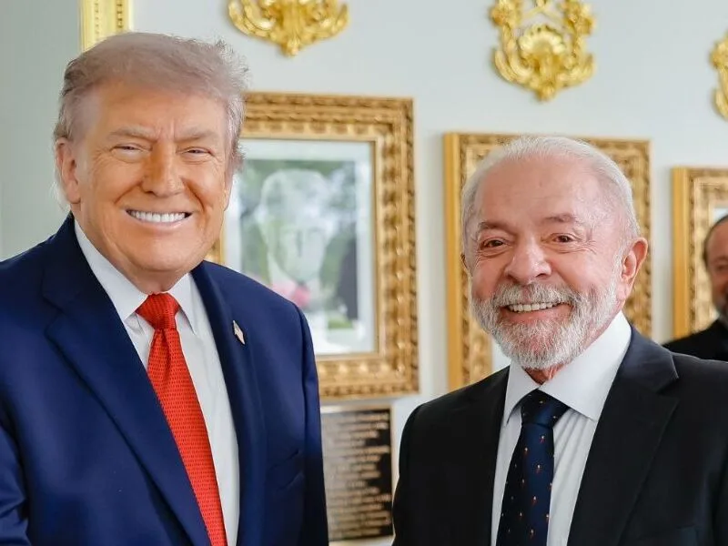 Trump mantém canais com Lula enquanto se aproxima de Flávio Bolsonaro