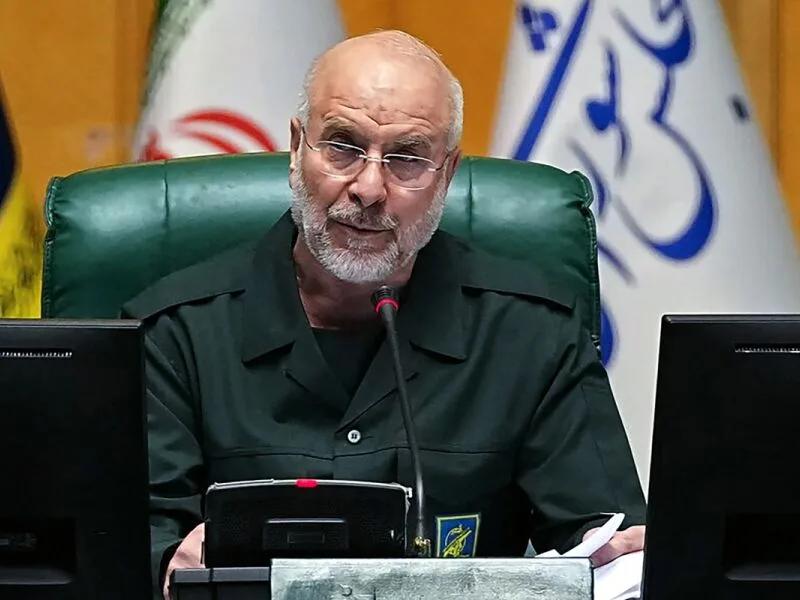 Irã condiciona reabertura de Ormuz a cessar-fogo e fim de bloqueios