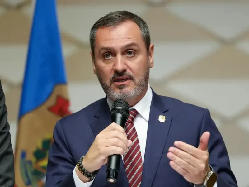 Vídeo registra Vorcaro com autoridades e ex-ministros em evento em Londres