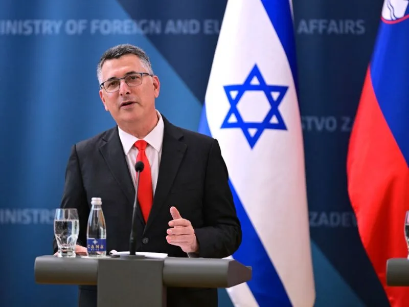 Chanceler de Israel diz que país não vai forçar saída de palestinos de Gaza