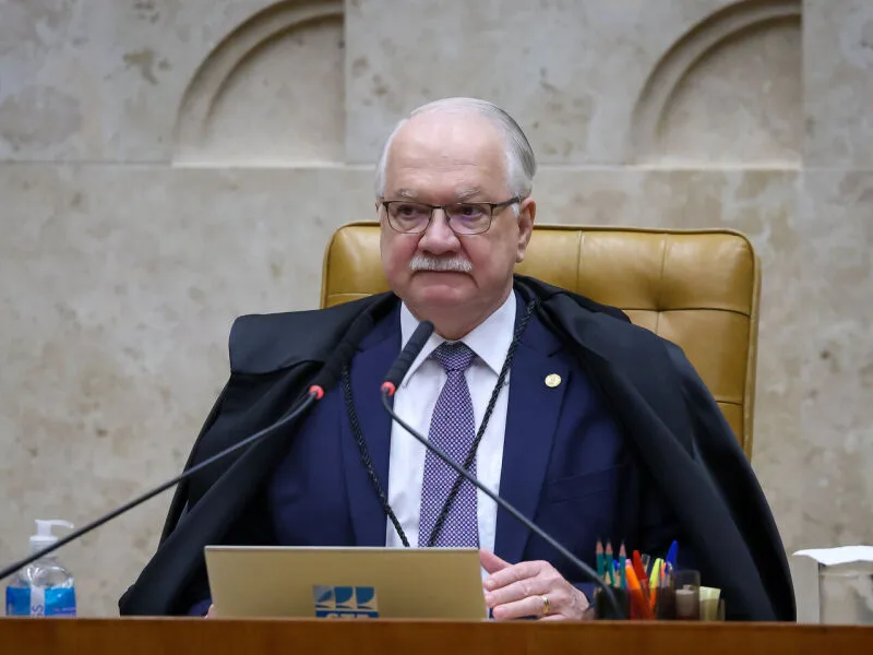 Fachin espera manifestações antes de decidir rumo de crise no STF