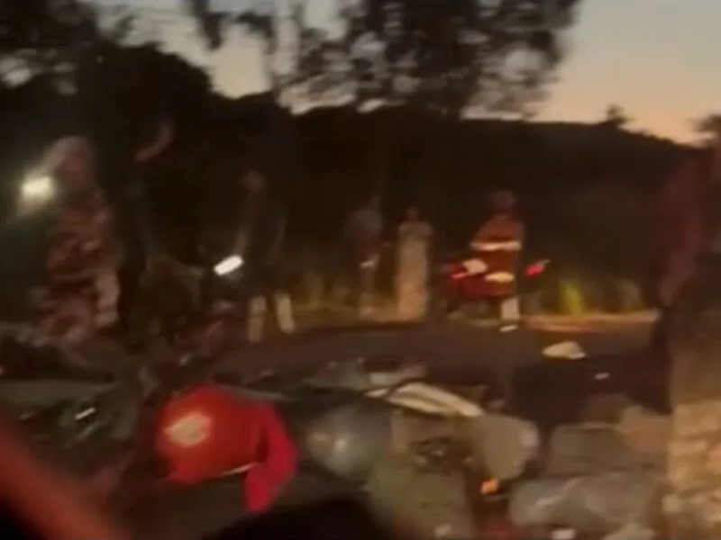 Colisão entre motocicletas mata três pessoas na PE-177, em São João