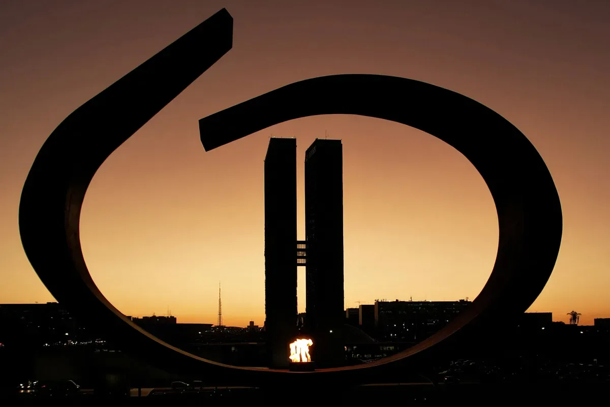 Emendas parlamentares devem crescer três vezes mais que despesas livres até 2030