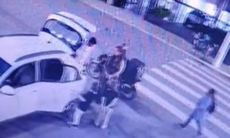 Vítima é morta após abordagem por criminosos em motocicletas no Brooklin
