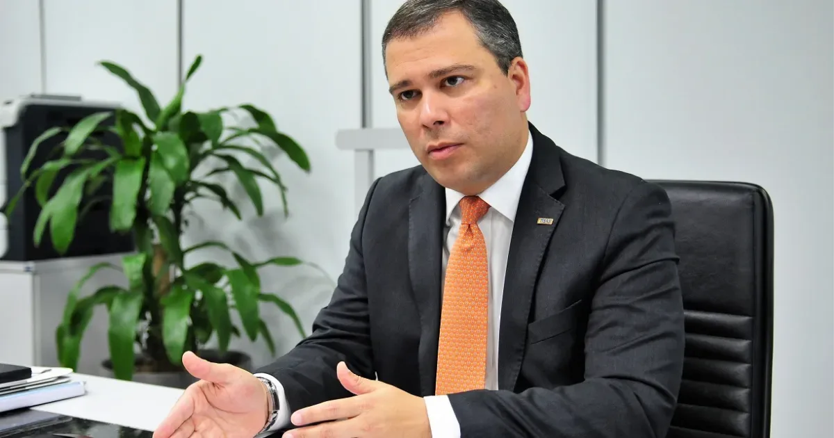 PF apreendeu 26 conjuntos de armas com ex-presidente do BRB preso no caso Master