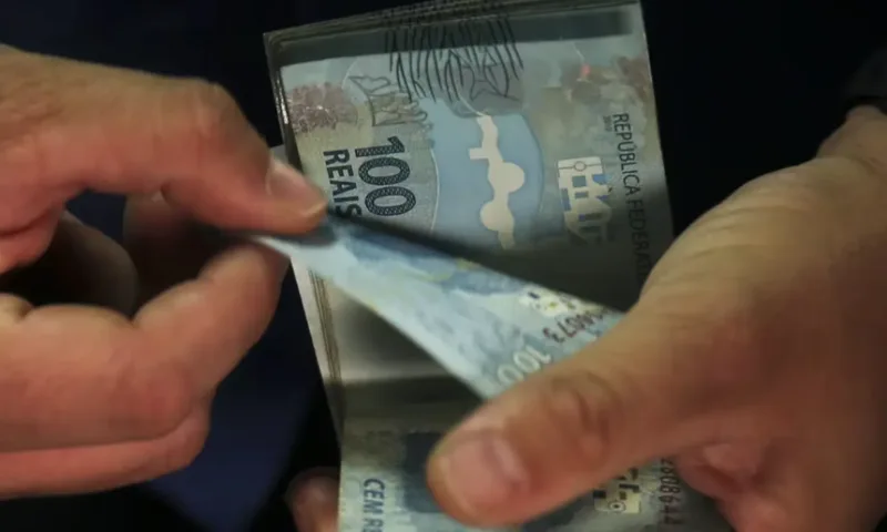 Caixa começa a pagar cotas antigas do PIS/Pasep; saiba como consultar