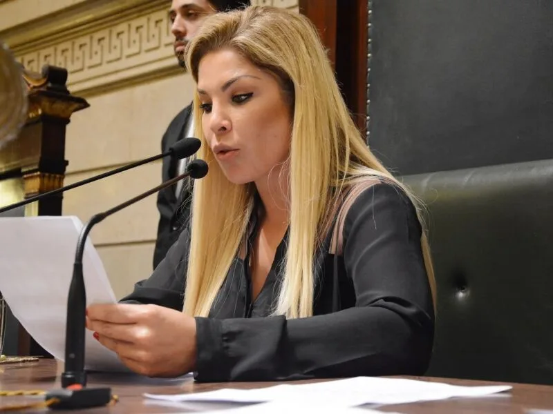 Verônica Costa é presa após condenação por tortura contra ex-marido