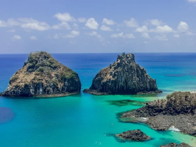Polícia investiga sites falsos usados em golpes contra hóspedes de Fernando de Noronha