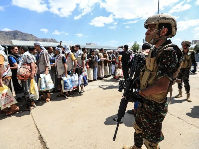 Arábia Saudita promete reação a ataques houthis após ofensiva no Iêmen