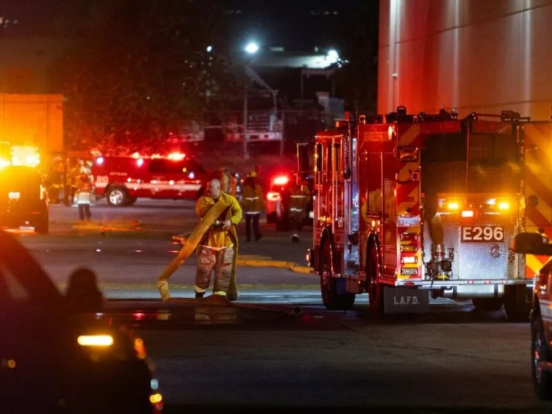 Helicóptero de emissora cai em Los Angeles durante cobertura de acidente