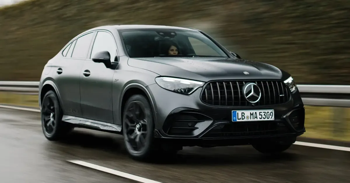 GLC 53 estreia no Brasil com 449 cv e duas opções de carroceria