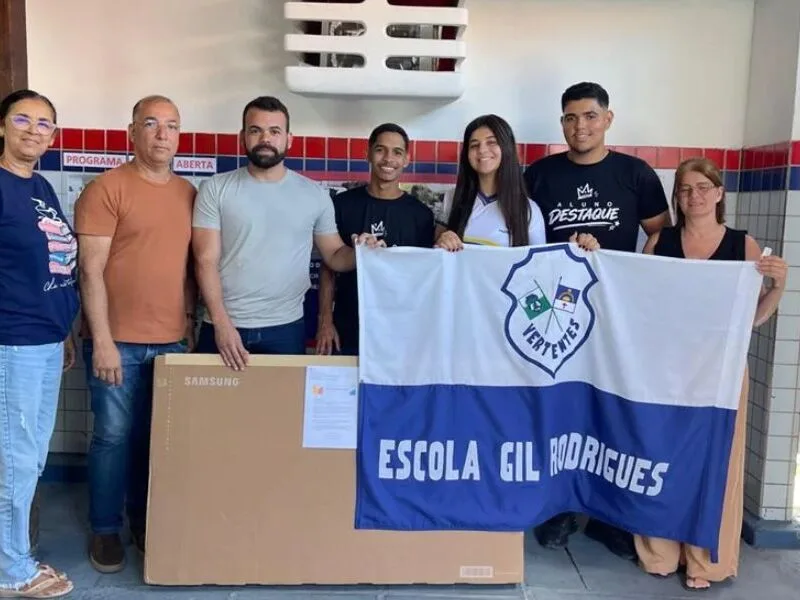 Estudantes de Vertentes transformam casca de caju em pavers sustentáveis