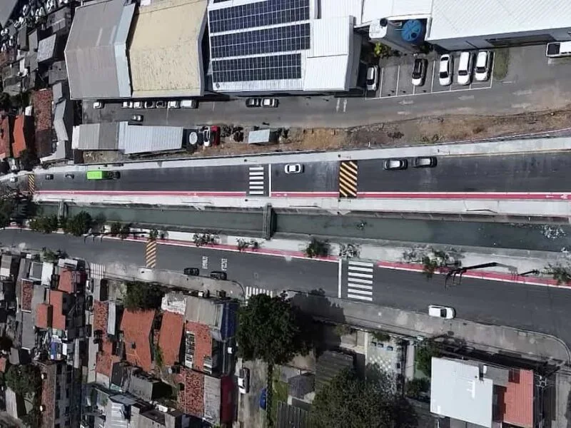 Novo pontilhão muda circulação de veículos em Afogados, no Recife