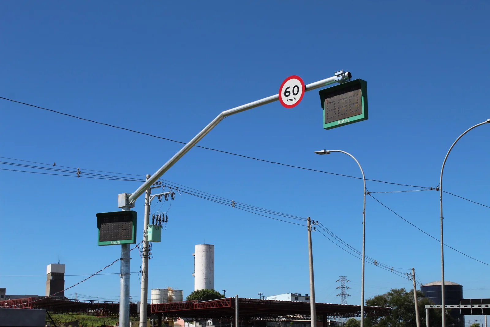 Como funcionarão os radares que calculam a média nos trechos de rodovias