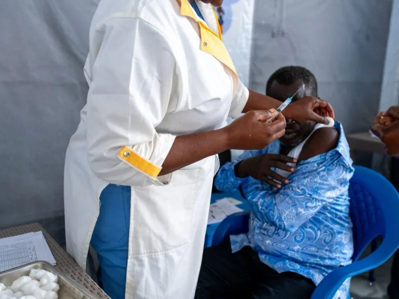 Congo testa vacina contra ebola diferente da cepa em circulação