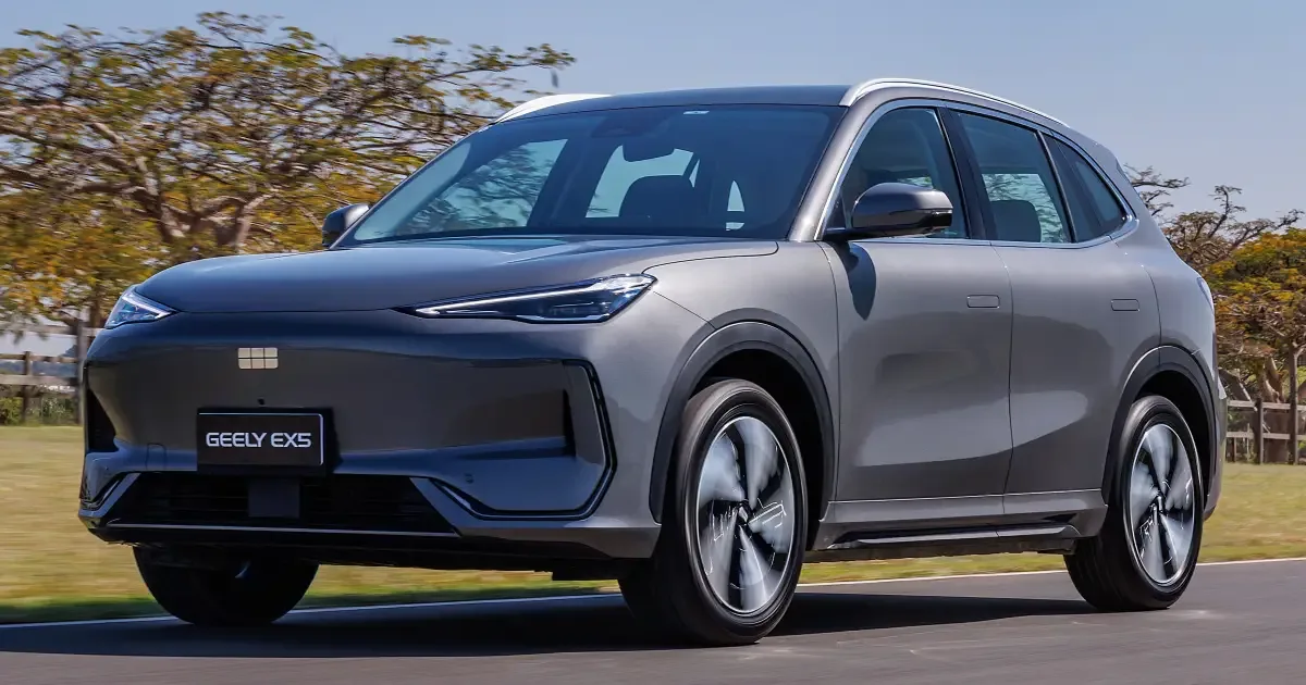 Geely começa a montar EX5 híbrido no Paraná e fará EX2 nacional em dezembro