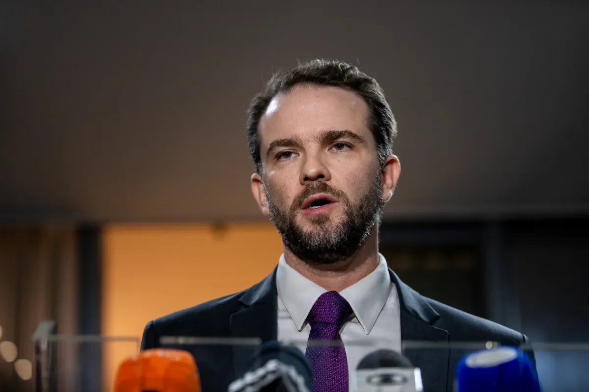 Durigan diz que juros não dependem só das contas públicas e defende redução