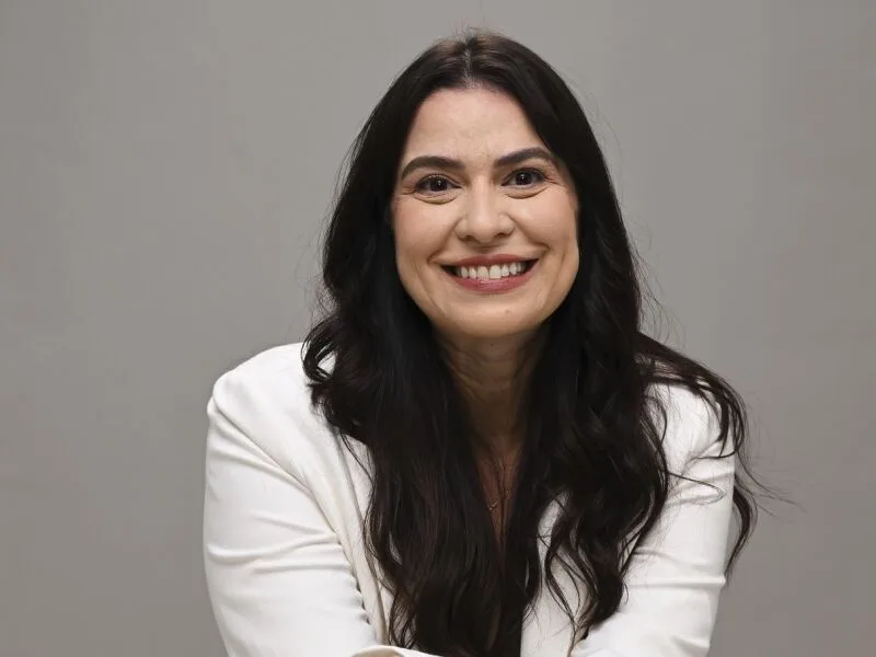 Giselle Freitas lança livro sobre capacitismo a partir da própria trajetória