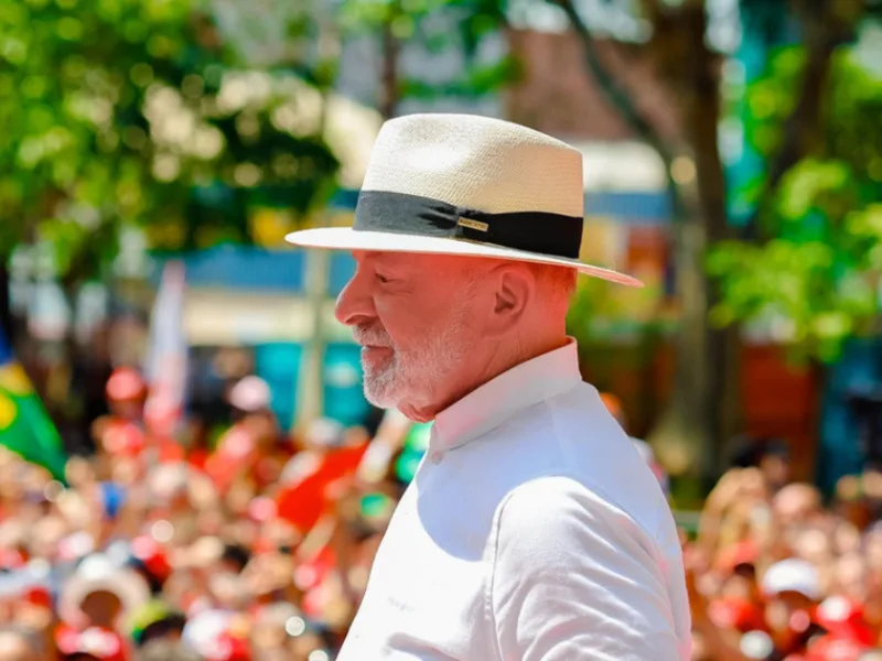 Lula afirma que defenderá o Pix em encontro com Donald Trump
