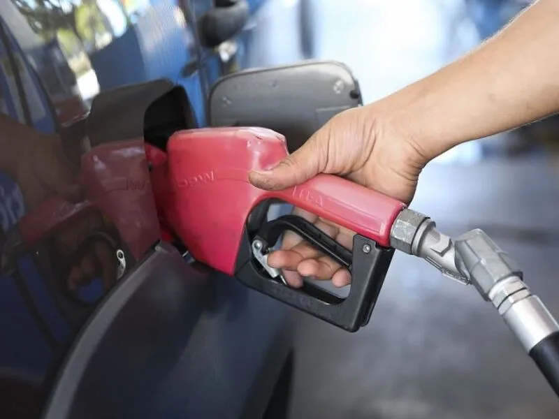 Europa vai liberar estoques de diesel por quatro meses, dizem Trump e Macron