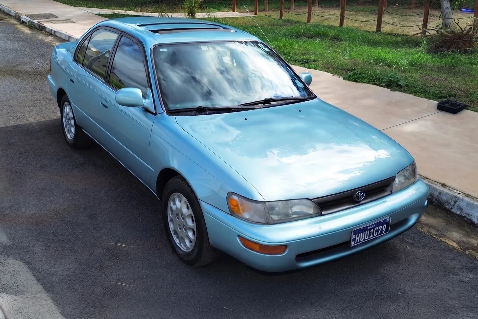 Toyota Corolla LE 1994 preservado tem 41 mil km e custa R$ 60 mil