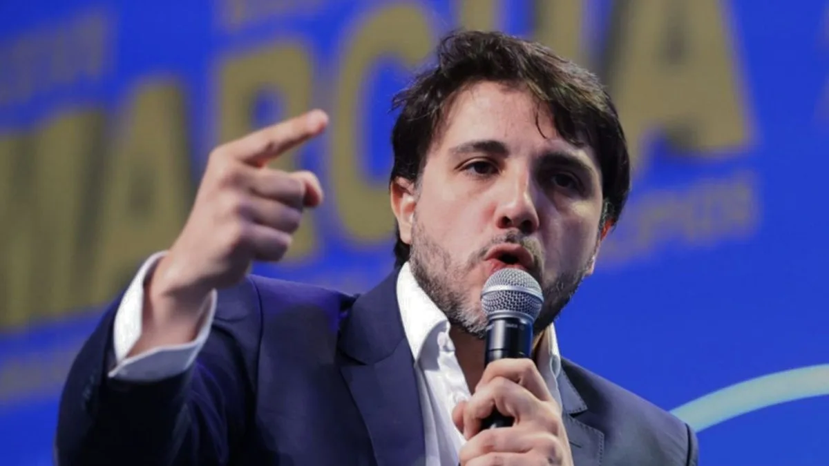 Renan Santos quer acabar com curso de Direito gratuito e outras duas graduações e chama Fies e Prouni de ‘fiascos’