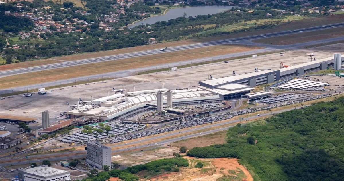 Problema na pista cancela 45 voos em Confins neste sábado