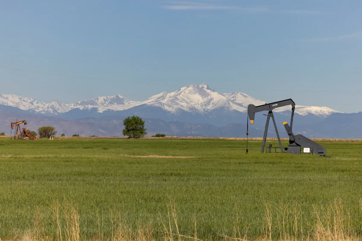 Petróleo Brent fecha a semana com alta de 7,6%
