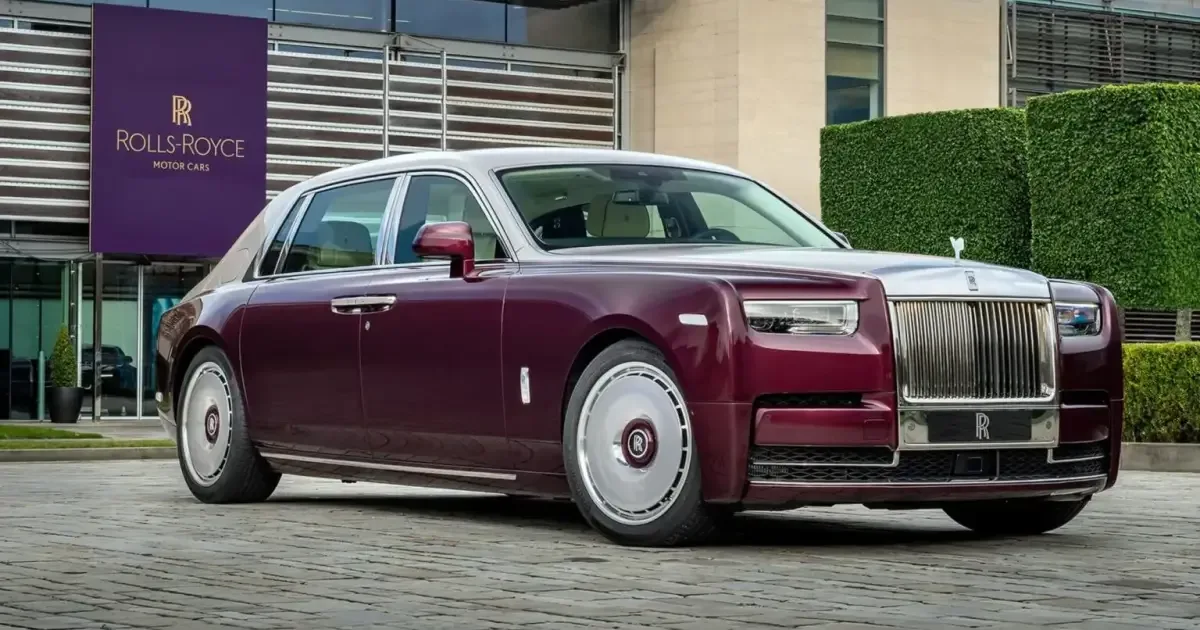 Rolls-Royce apresenta Phantom único com detalhes de madrepérola e abalone