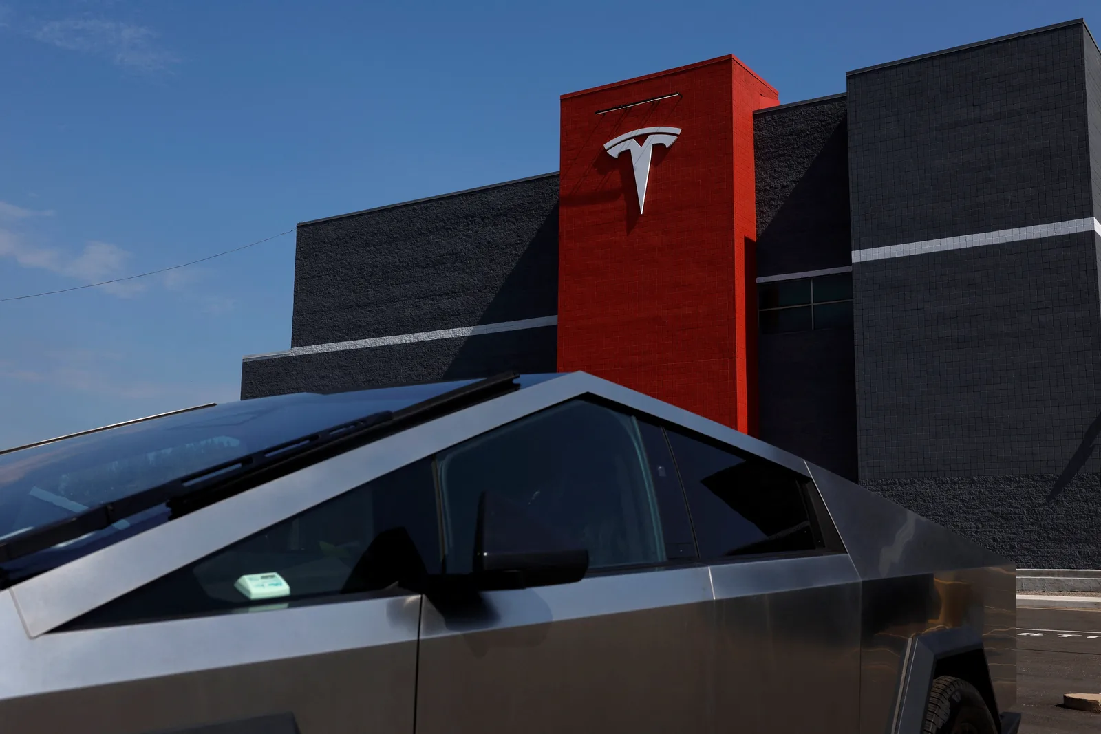 Tesla entrega mais carros que o esperado no terceiro trimestre