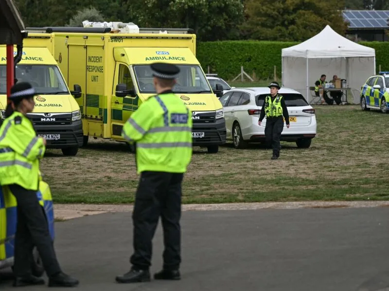 Polícia evacua casas após incidente com explosivos perto de base militar na Inglaterra