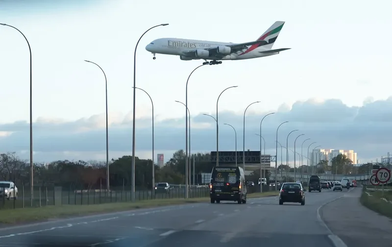 Nevoeiro altera operações e deixa passageiros em alerta em Congonhas e Guarulhos
