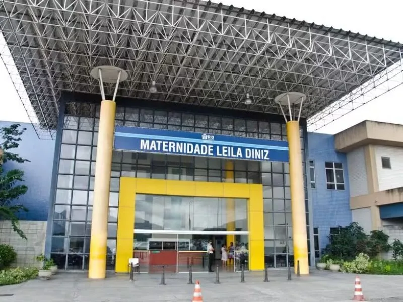 Jovem permanece internada após complicações no parto em maternidade do Rio