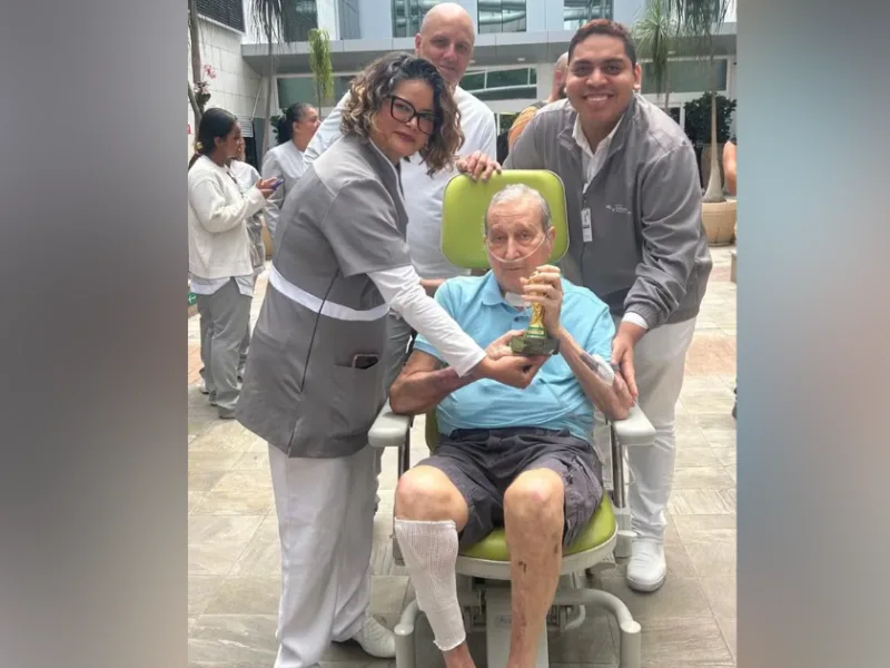 Carlos Alberto Parreira deixa hospital após 80 dias de internação