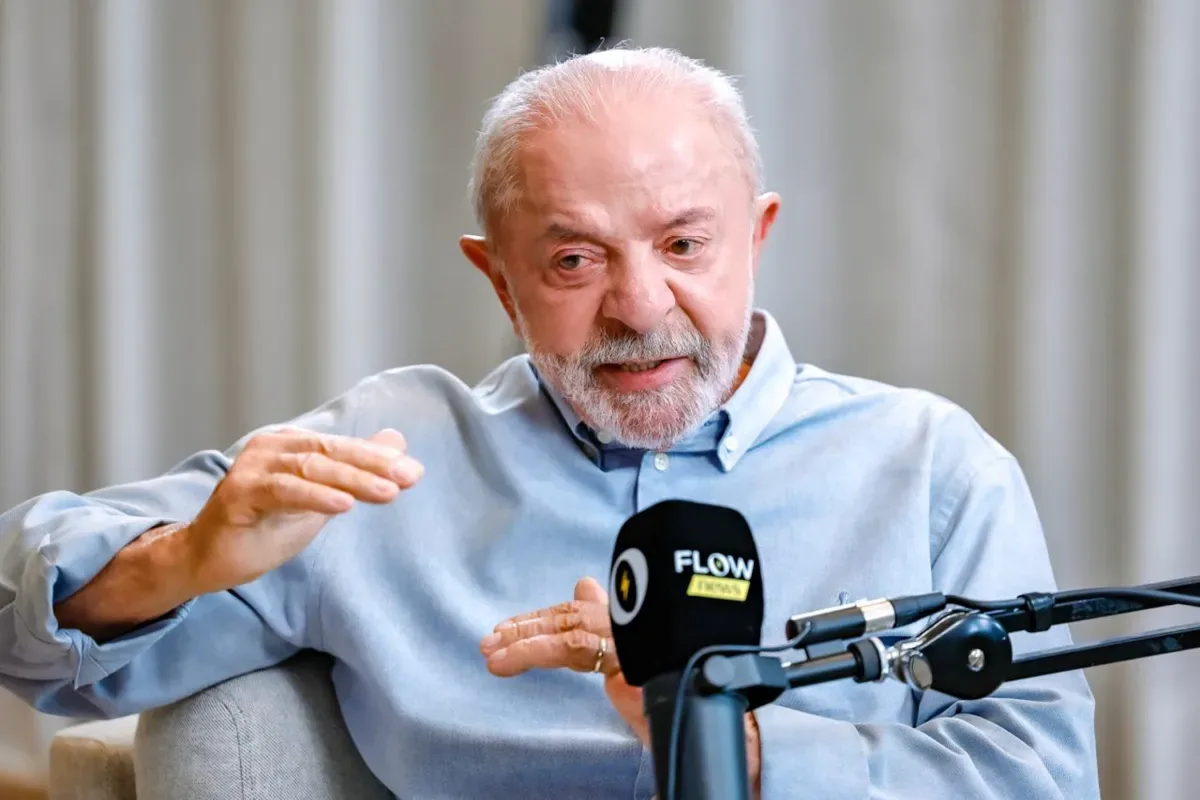 Lula discute com Banco Central limite de um cartão de crédito por pessoa