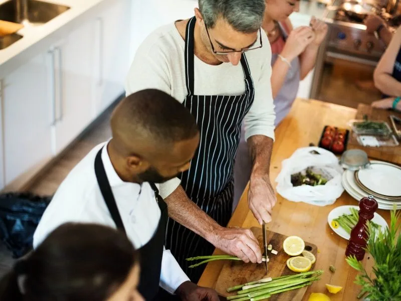 Tamarineira recebe oficinas gratuitas de culinária e pintura neste sábado
