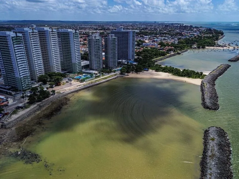 Praia do Janga tem três trechos impróprios para banho, aponta CPRH