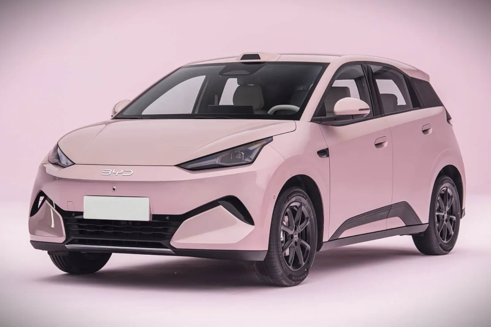 Novo BYD Dolphin Mini cresce, ganha motor traseiro e muda o interior