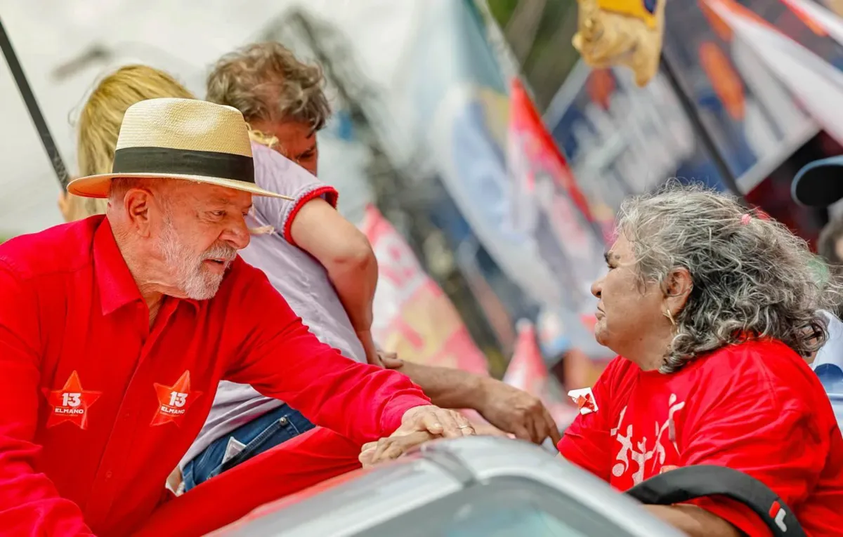 Lula diz que queda dos preços deve virar mais renda e poder de compra