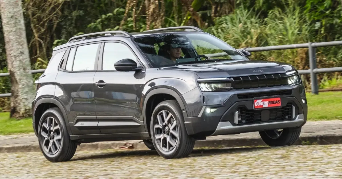 Jeep Avenger Longitude entrega tecnologia e custa R$ 10.000 menos que a Limited