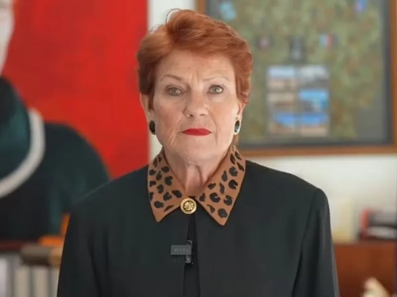 Pauline Hanson se desculpa após chamar indígenas australianos de “primitivos”