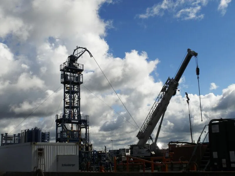 Venezuela enfrenta falta de recursos e estrutura para ampliar produção de gás